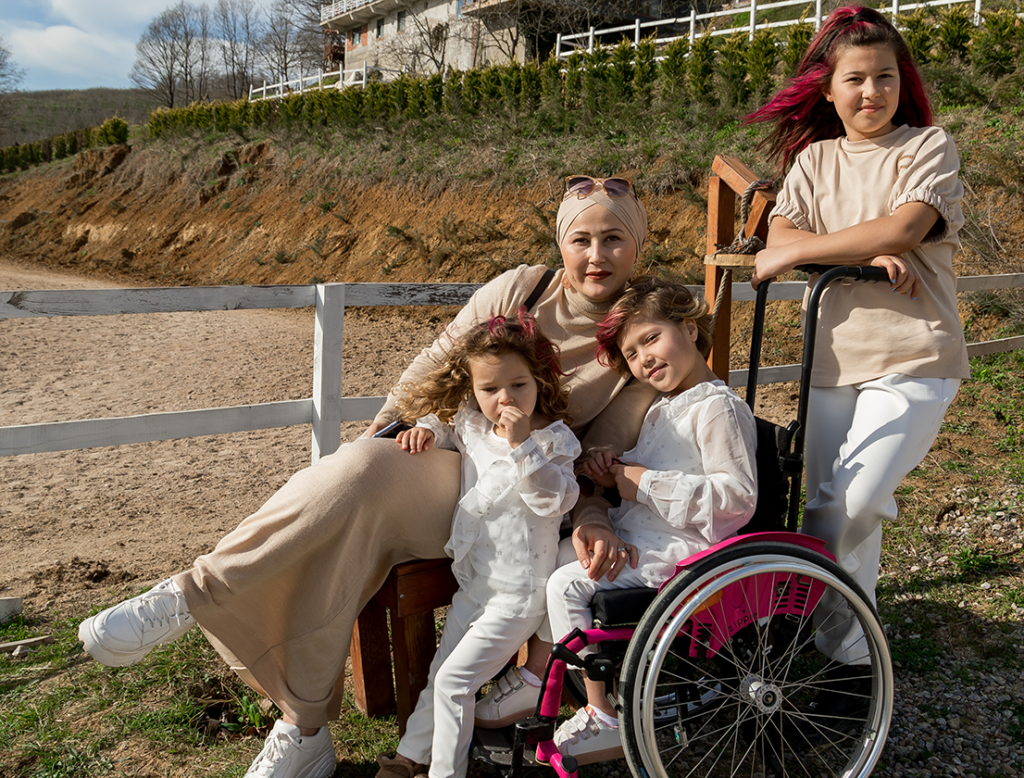 “I’m able to cover our basic needs, but that doesn’t mean we’re not struggling” – Aisha’s story